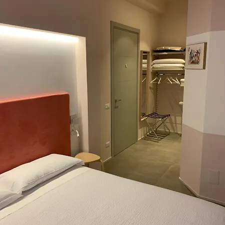 Previsto Sole 4* 시비타노바 마르셰